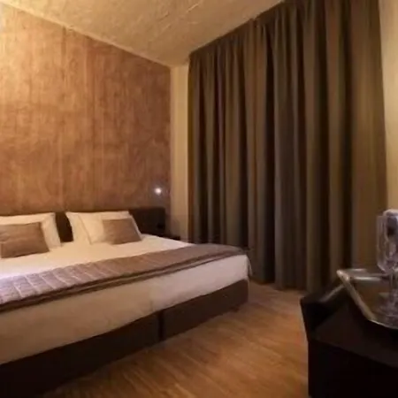 Hotel Ekk 4*