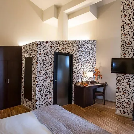 Ekk Hotel