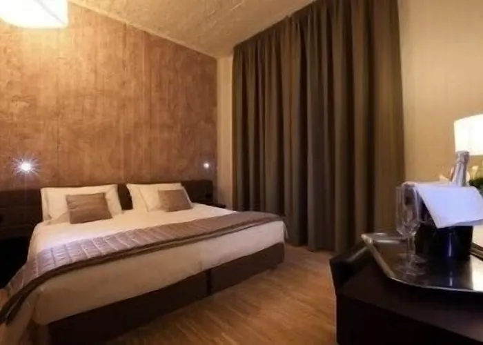 Hotel Ekk 4*